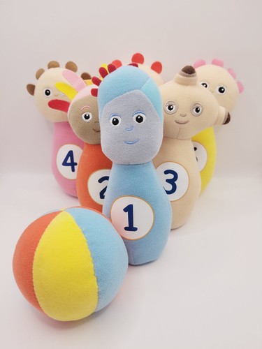 The night garden figures - in,