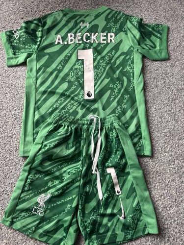 Liverpool kids football kit - liverpool,