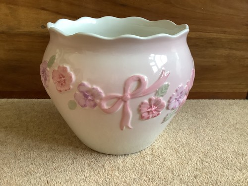 Vintage pink floral pattern