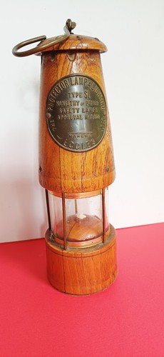 Vintage presentation souvenir