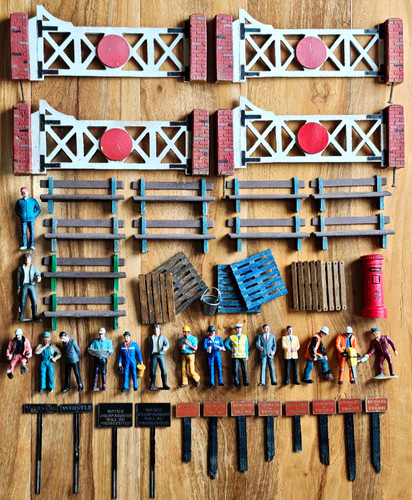 Garden railway figures - garden,