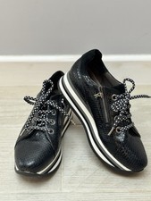 Softwaves Women’s Shoes. Very Stylish And Comfortable.Size 6.5 . Colour Black &W