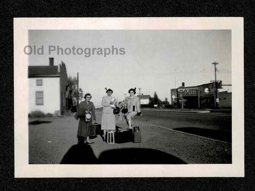 Small town women girlfriends - 3,