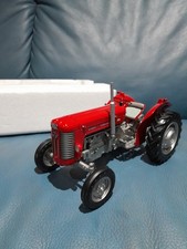 1:16 Universal Hobbies Massey