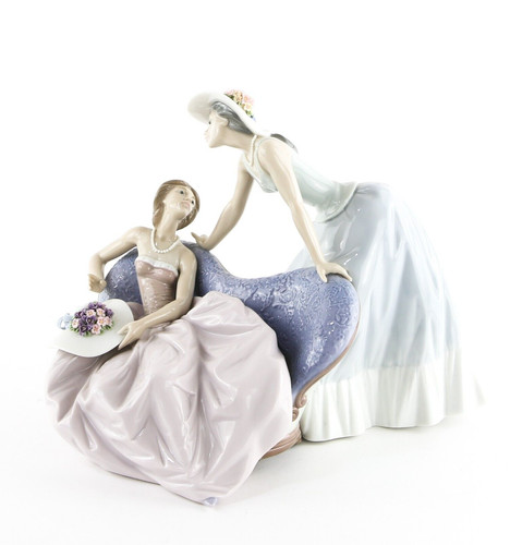 Lladro debutants seated girl - 'debutants',