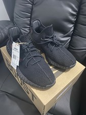 YEEZY BOOST 350 V2 BLACK/RED