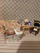 A Room Setting of 1/12 Items