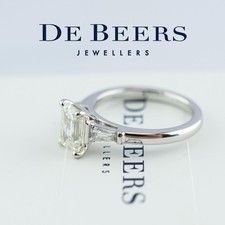 De Beers - Platinum & Emerald