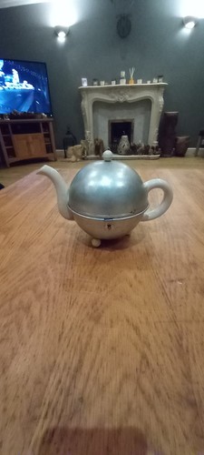 Retro tea pot - tea, complete