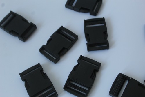 Black plastic side release - 5,