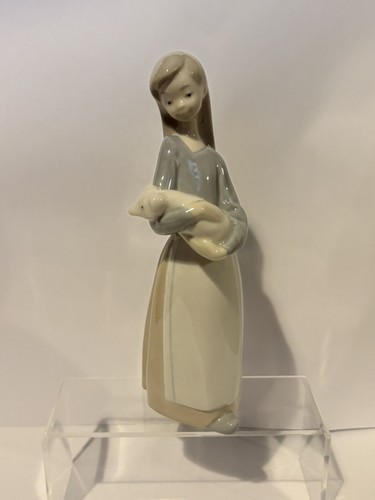 Lladro 1011 girl - lladro, carrying
