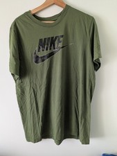 Nike Swoosh T Shirt The Nike Tee Size L - Green
