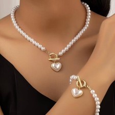 Cream Faux Pearl Choker Heart