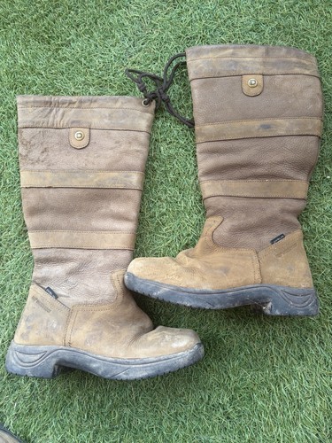 Dublin river country - country, boots
