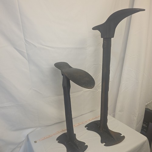 Pair cast iron - cast,