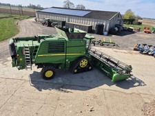 JOHN DEERE T670I Combine Harvester with PREMIUM FLOW 9.15m Header, Year 2019