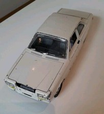 Burago 9 Inch Long Rolls Royce Camargue 1/22 Scale Diecast White Car Italy RARE