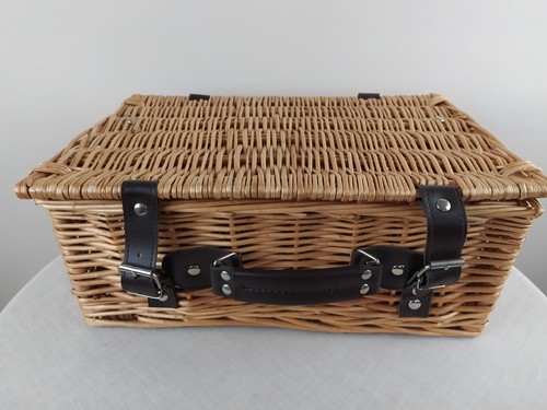 Small wicker hamper - small,