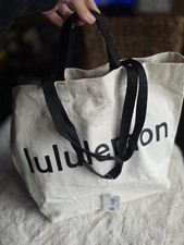 Lululemon Canvas Snap Closure