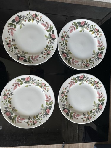 Pretty wedgwood plate hathaway - plate,
