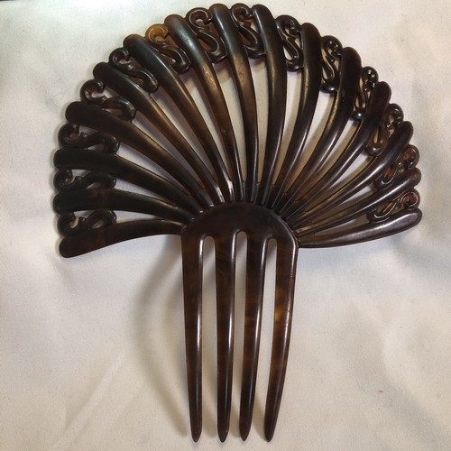 Woman celluloid hair comb - woman’s,