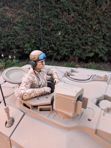 British tank crew figure - 1/16,