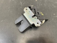 VW PASSAT B7 SALOON REAR TAILGATE BOOTLID EXTERIOR LOCK MECHANISM 4F5827505D