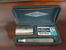 VINTAGE 1940/50s Gillette Safety Razor in Original Case