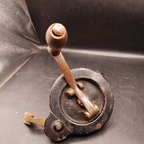 Singer sewing machine winding