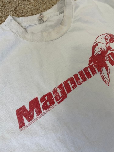 Vintage magnum universal - vintage, p.i.