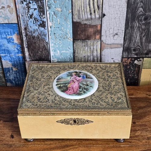 Vintage stunning petrona - vintage,