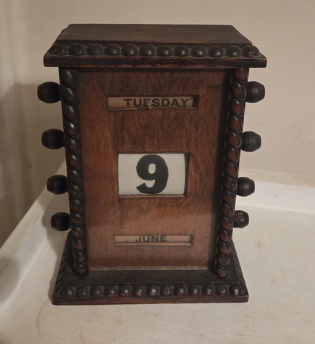 Antique perpetual desk - antique,
