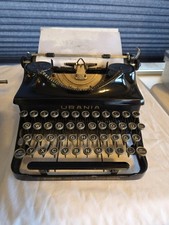 URANIA Typewriter "Qwertz"