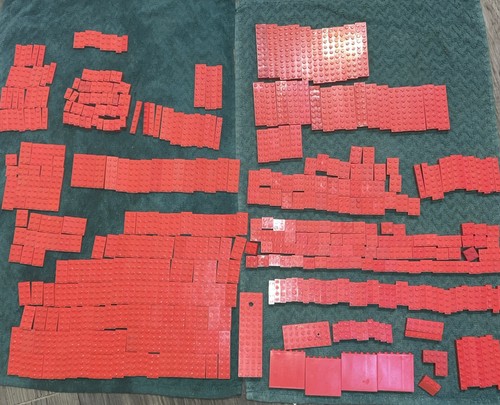 500 red lego bricks various - 500,