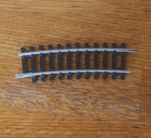 Small hornby gauge curved - small,