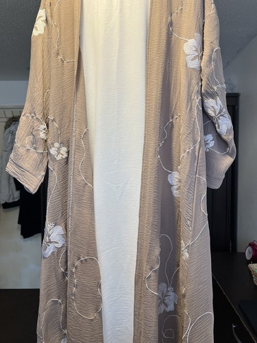 Stunning brand new open abaya - new,