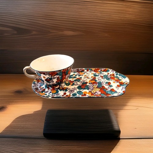 Tea cup and - tray, crown