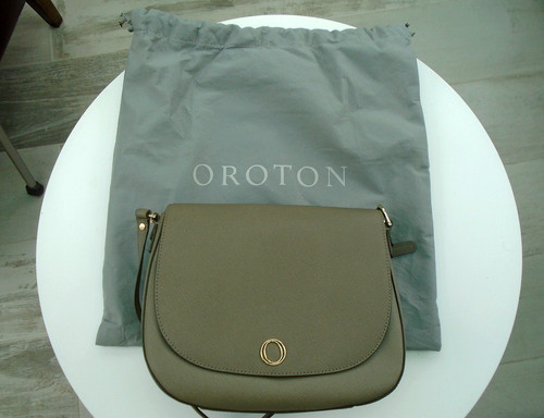 Oroton stitch leather metier - leather,