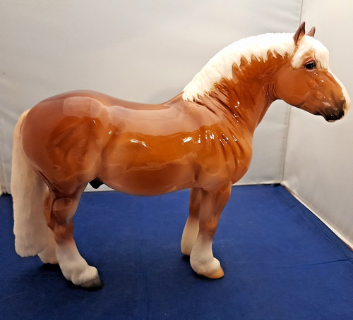 Breyer model horse glossy - model,