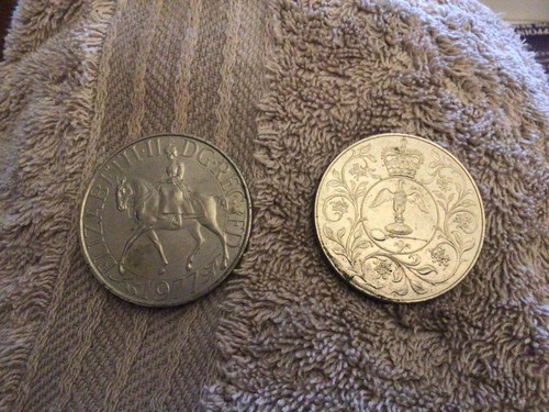 Pair 1977 queen - pair,