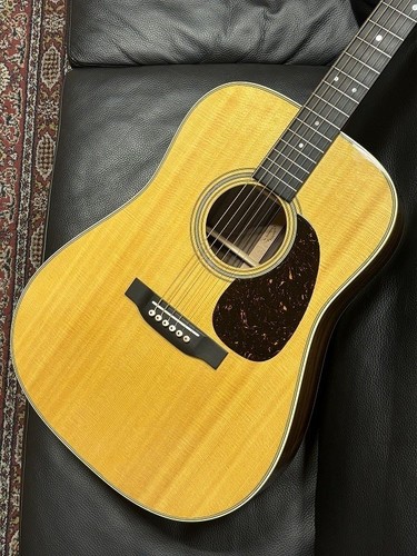 Martin standard 2024 used - d-28,