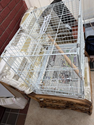 Small cage which can - cage, be
