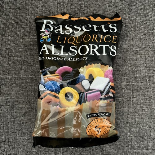 1990 unopened bassetts - 1990’s,