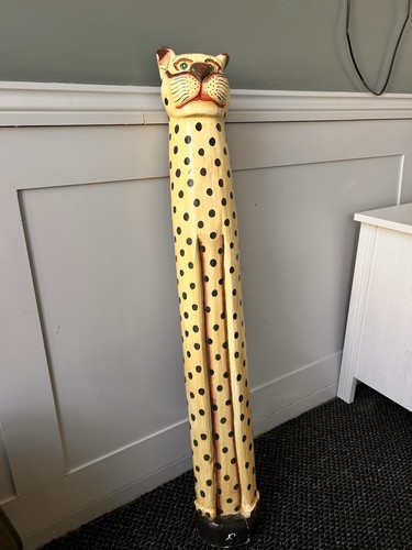 Wooden cheetah statue - wooden, animal