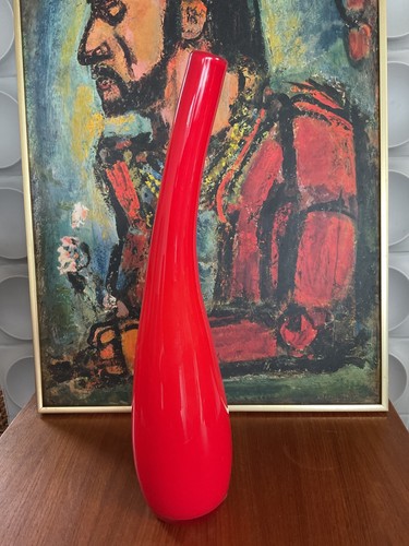 Large modern red bent - large, stem