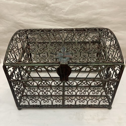 Vintage cast iron truck - cast,