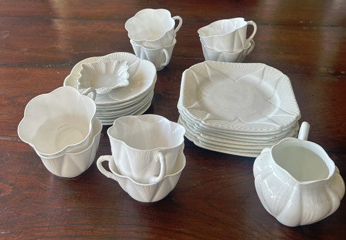 Art deco shelley dainty white - art,