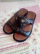 Ladies black Fly Flot Comfort Sandals-size 6