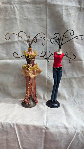 Set two mannequin jewellery - two,