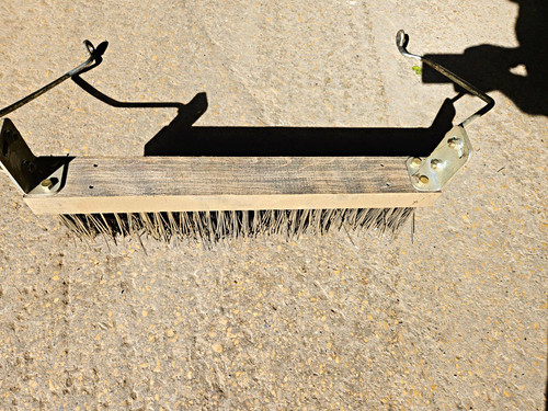 Brush attachment for walk - brush,